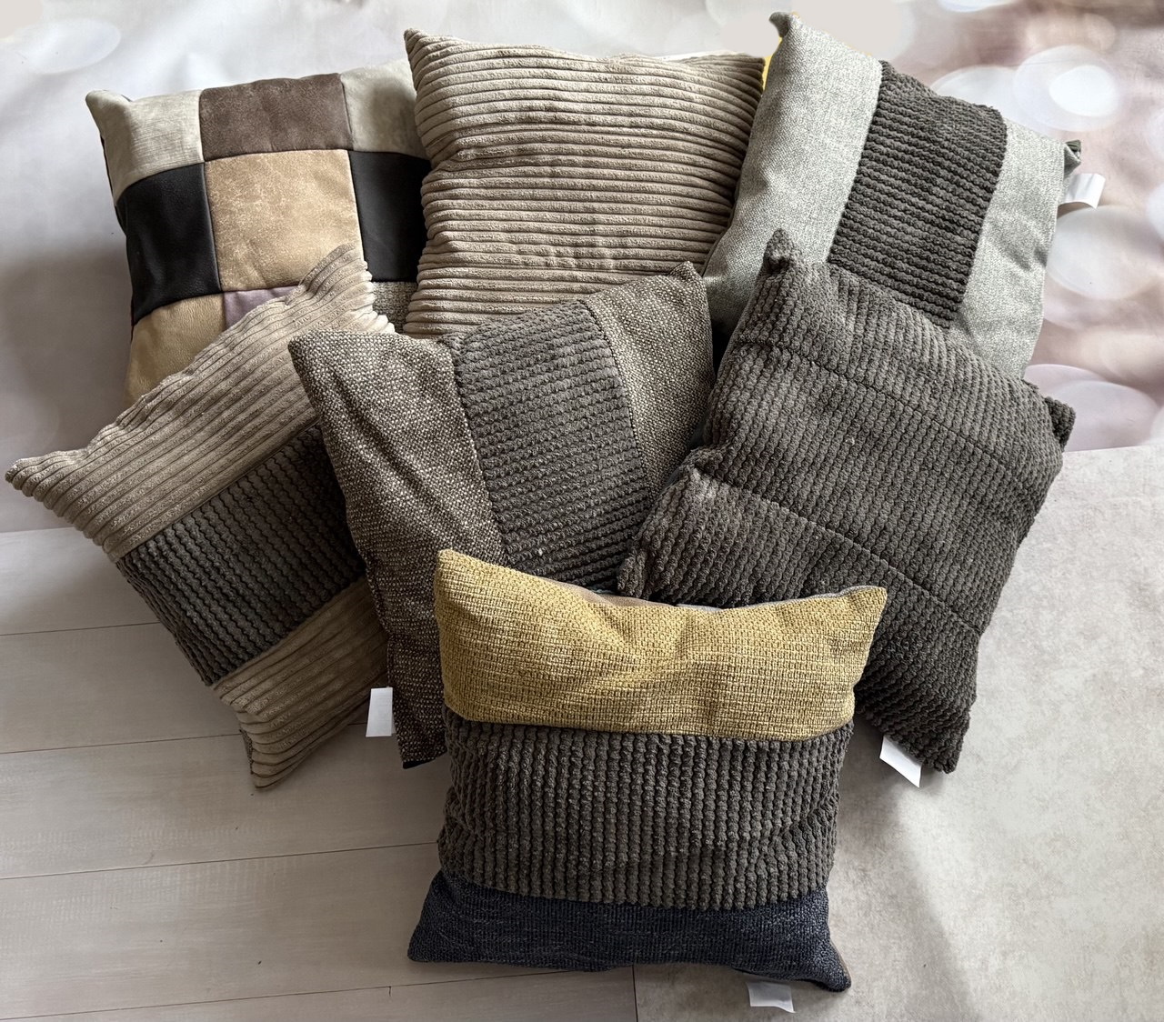 Подушка декоративна "LOVE", 40*40см в асортименті